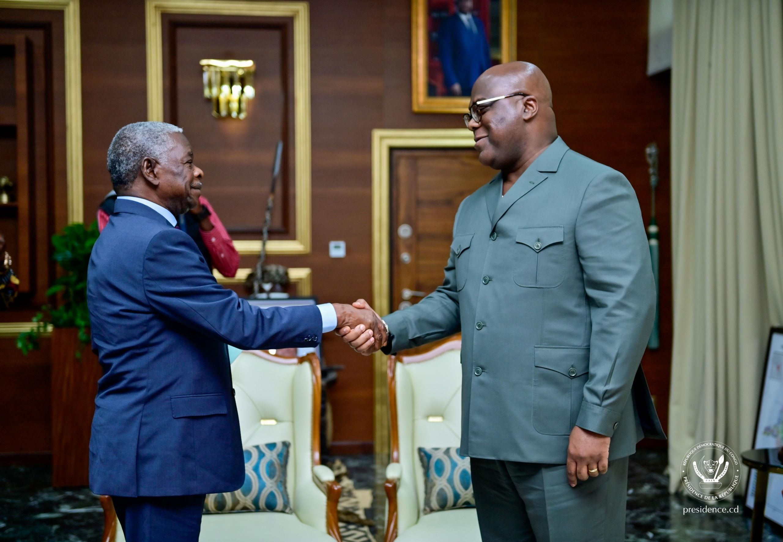Le Président Félix Tshisekedi a reçu l’artiste Musicien Sam Mangwana